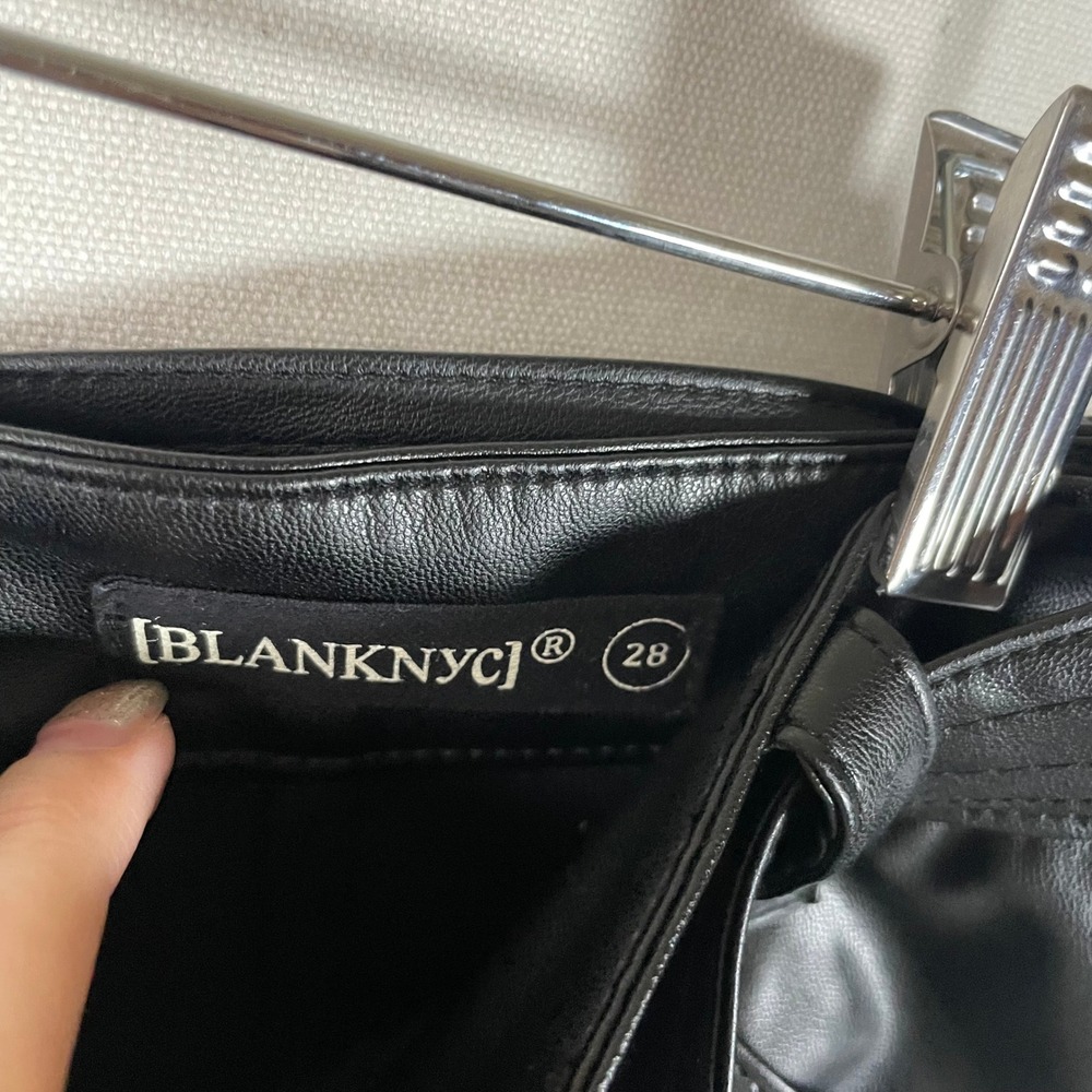 BLANKNYC Faux Leather Paperbag Waist‎ Shorts Black Belted Cuffed - Size 28 - Picture 5 of 10